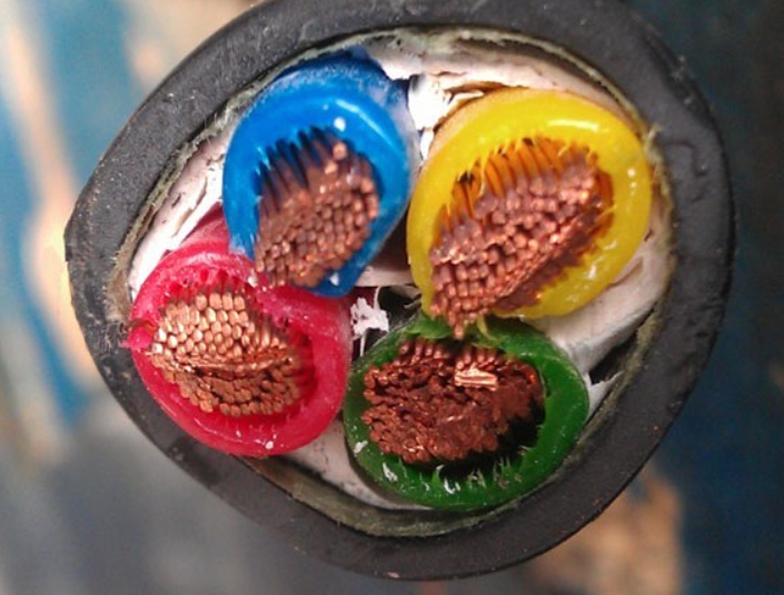 電線電纜在碰到常見(jiàn)故障的過(guò)程中的注意事項(xiàng).jpg